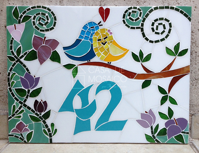 Número de mosaico com passarinhos