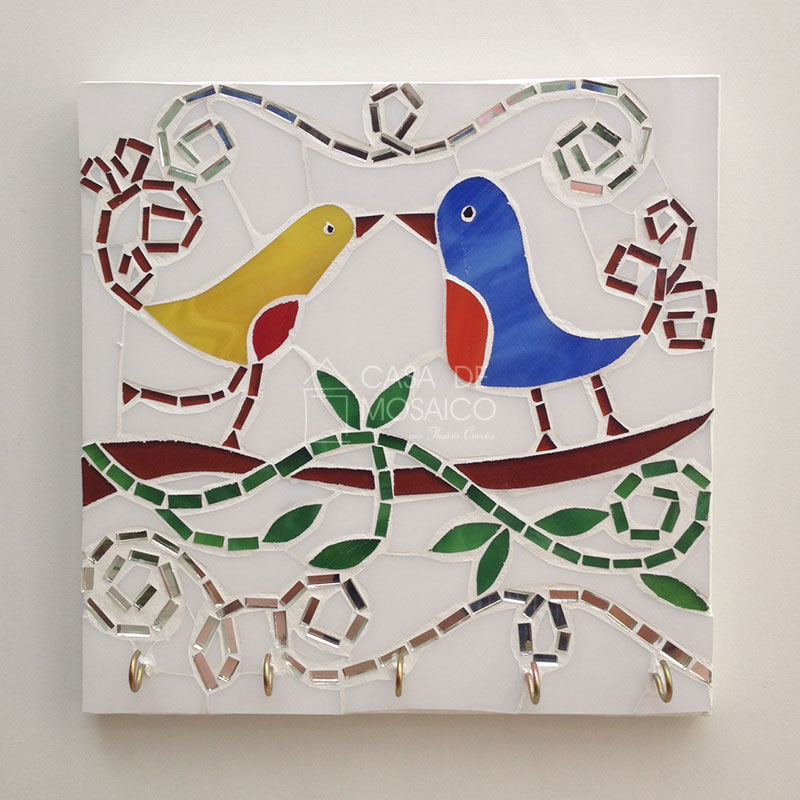 Porta-chaves com passarinhos em mosaico