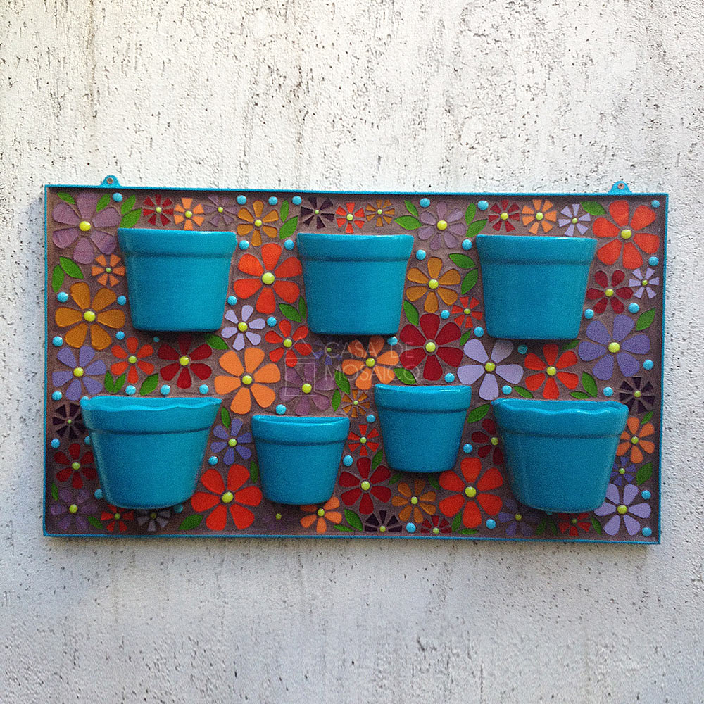 Jardineira de mosaico para flores e horta