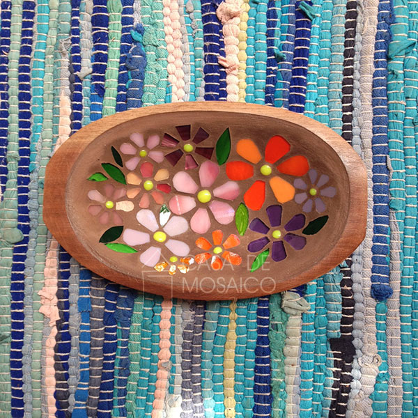 Gamela pequena com mosaico de flores